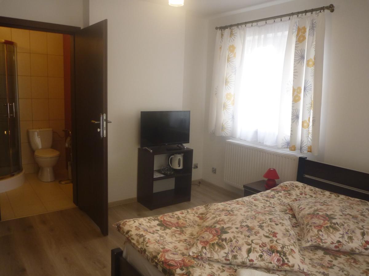 Osrodek Wypoczynkowy Nad Stawem - Holiday Resort By The Lake - Erholungsheim Am See - Prazdninovy Dum U Jezera Kudowa-Zdrój Cameră foto